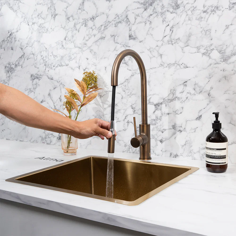 Zuri Antique Brass Pullout Sink Mixer - Image 3