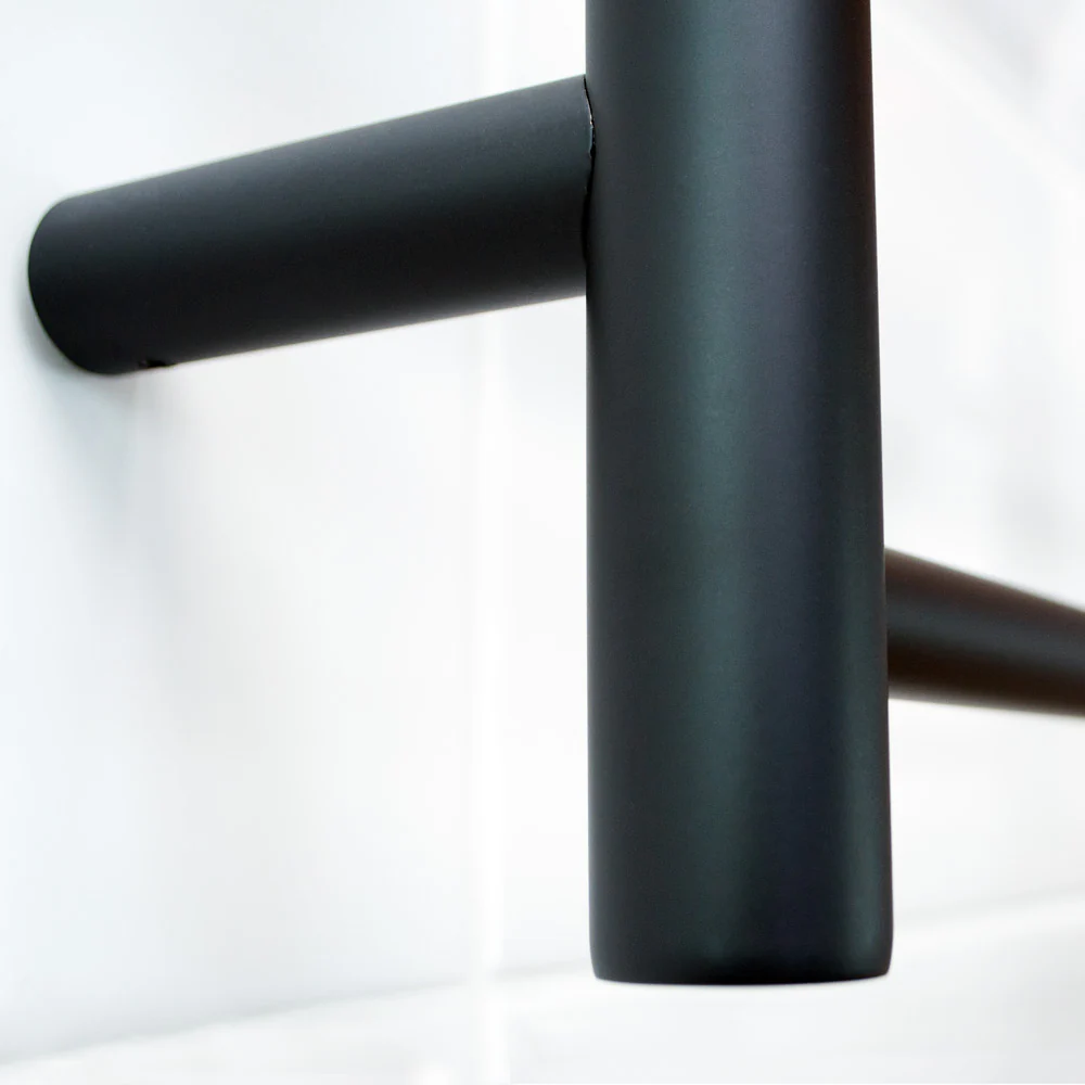 Radiant Heated Round Ladder 600 x 1100mm Matt Black - Image 4